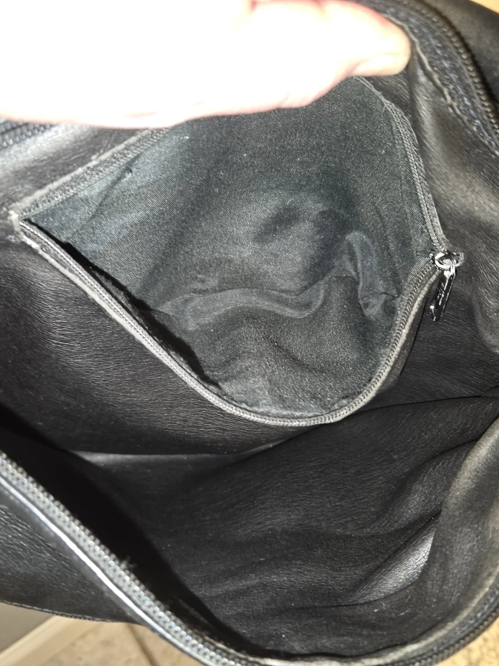 Classic Black Leather Crossbody Bag - Picture 7 of 10